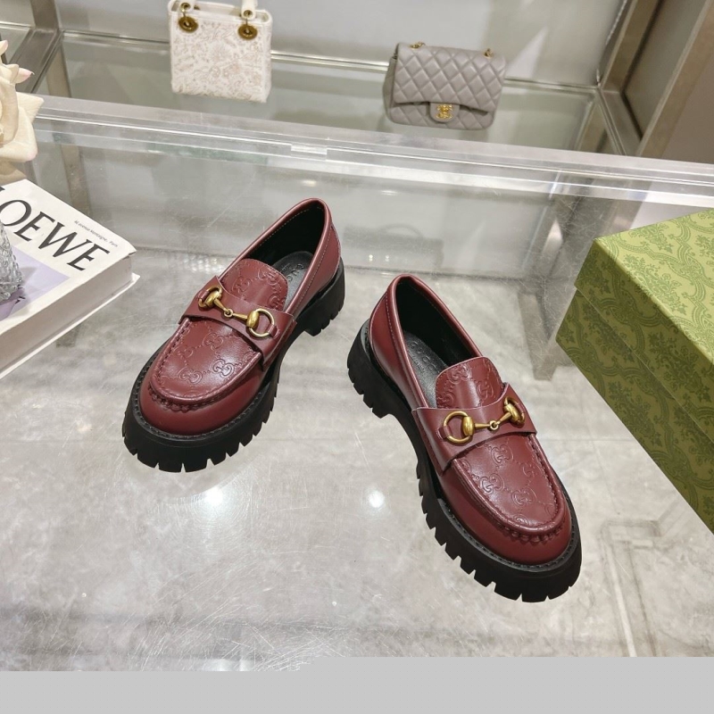 G*u*i leather shoes